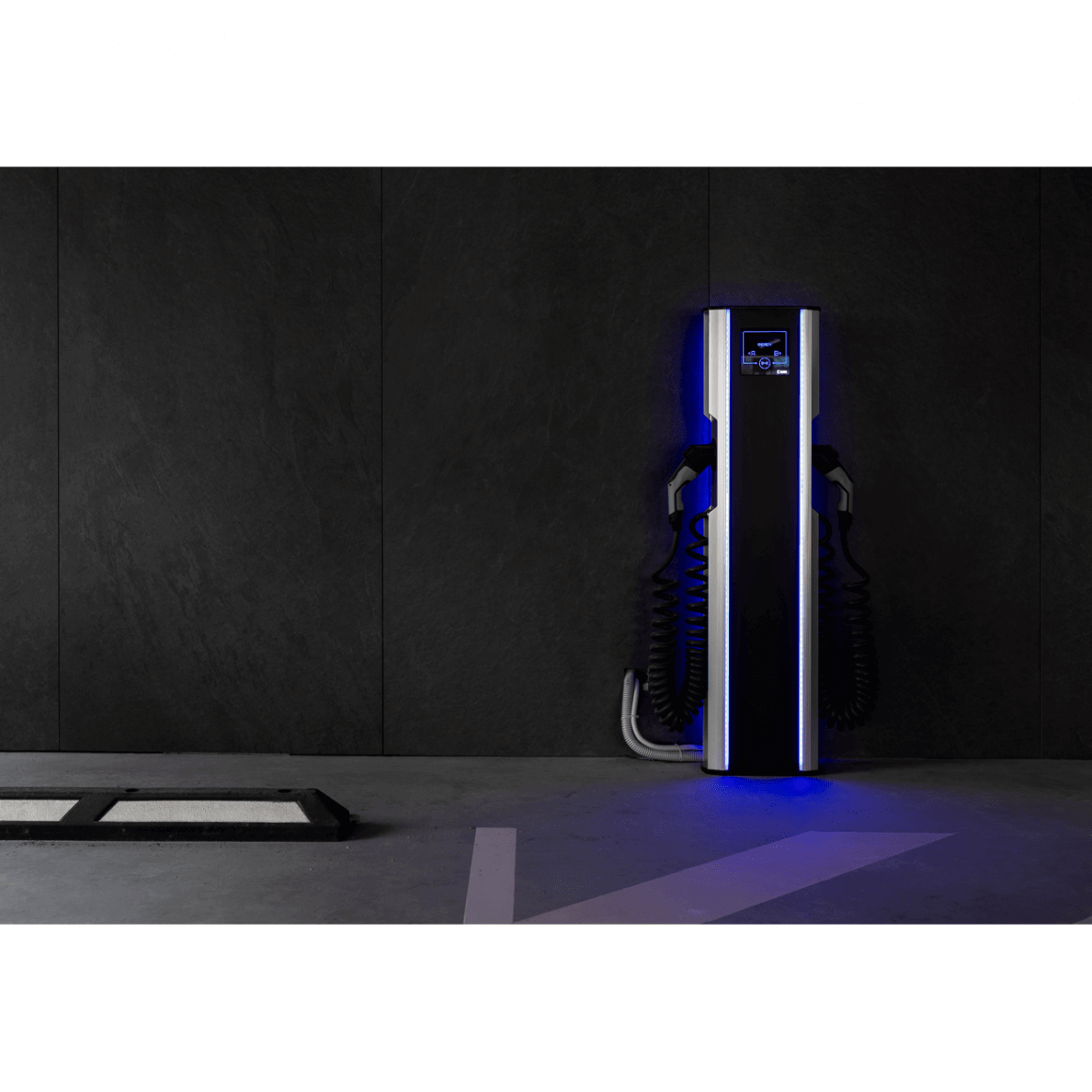 CityCharge V2 Plus charging station with charging cables